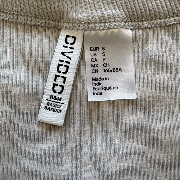 H&M Light Grey Ribbed Scoop Neck Top - Picture 3 of 3